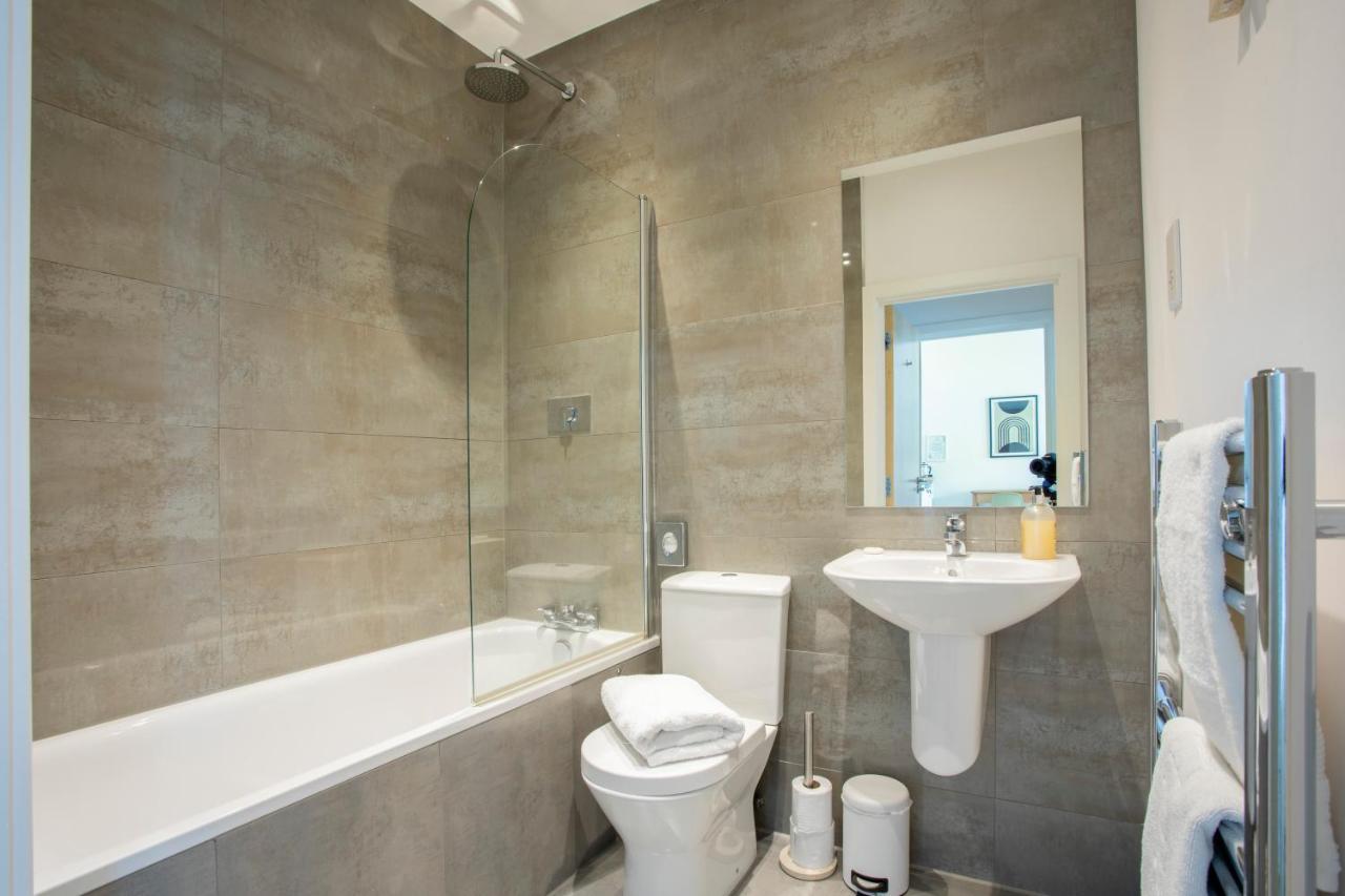 1 Bed Apartment - Redhill Central, Surrey, Gatwick #2 מראה חיצוני תמונה