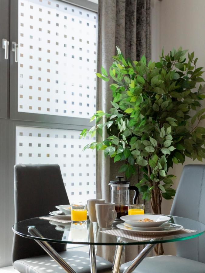 1 Bed Apartment - Redhill Central, Surrey, Gatwick #2 מראה חיצוני תמונה