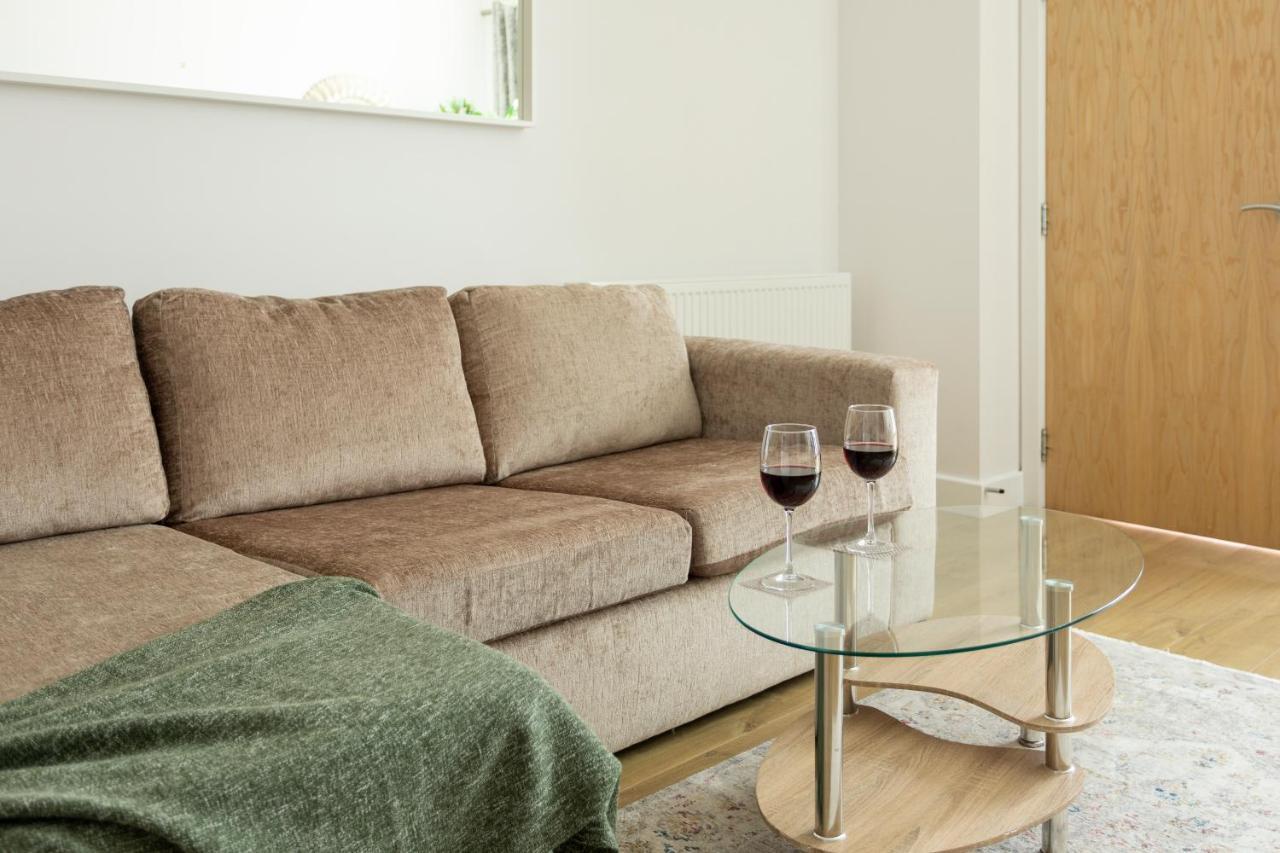 1 Bed Apartment - Redhill Central, Surrey, Gatwick #2 מראה חיצוני תמונה