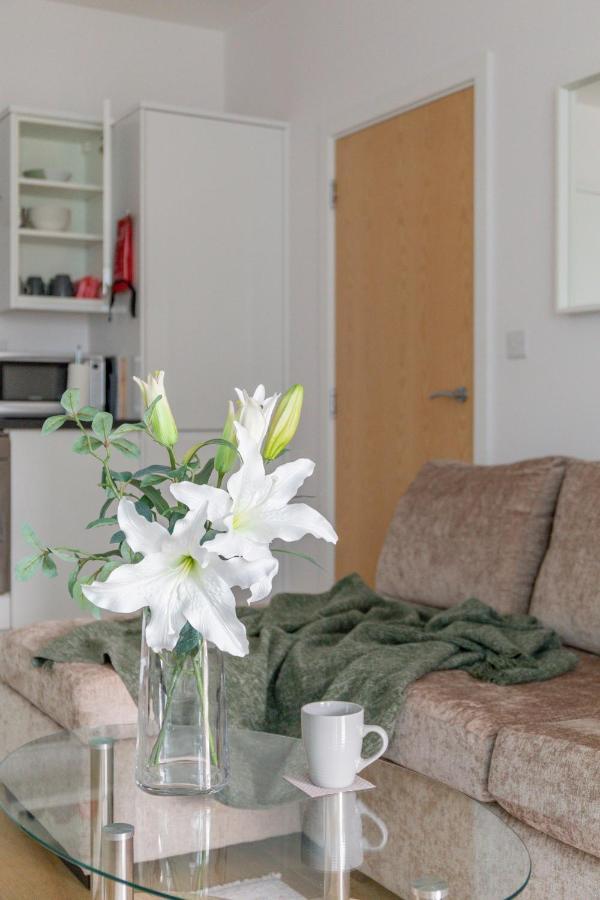 1 Bed Apartment - Redhill Central, Surrey, Gatwick #2 מראה חיצוני תמונה