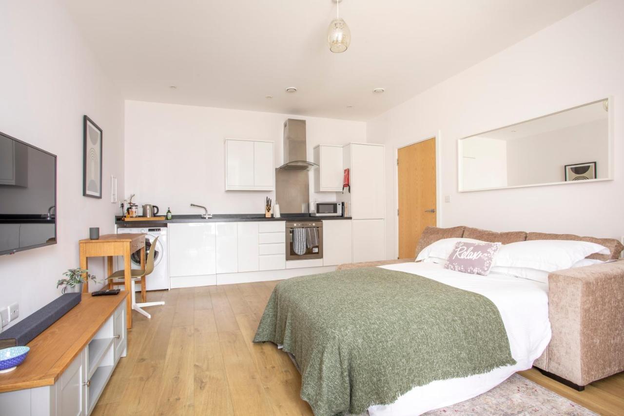 1 Bed Apartment - Redhill Central, Surrey, Gatwick #2 מראה חיצוני תמונה